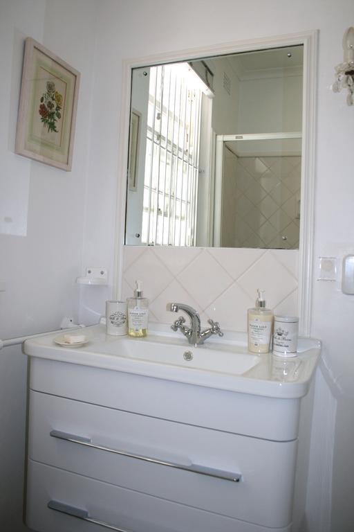 Dalmeny Hotel Cape Town Room photo